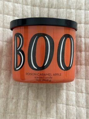 Hyde & EEK! Poison Caramel Apple Scented Candle